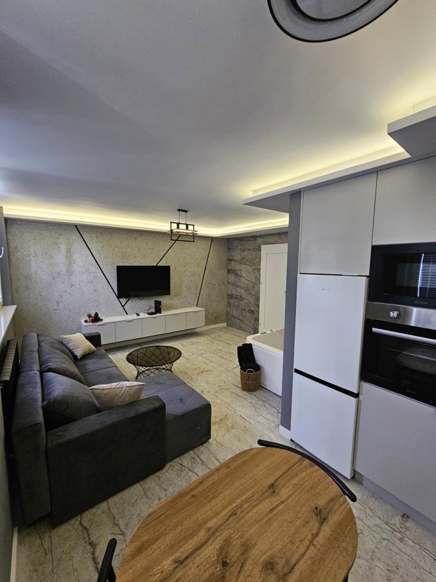 Apartament Z Jacuzzi Klimatyzacja Prywatny Parking Radom Eksteriør bilde