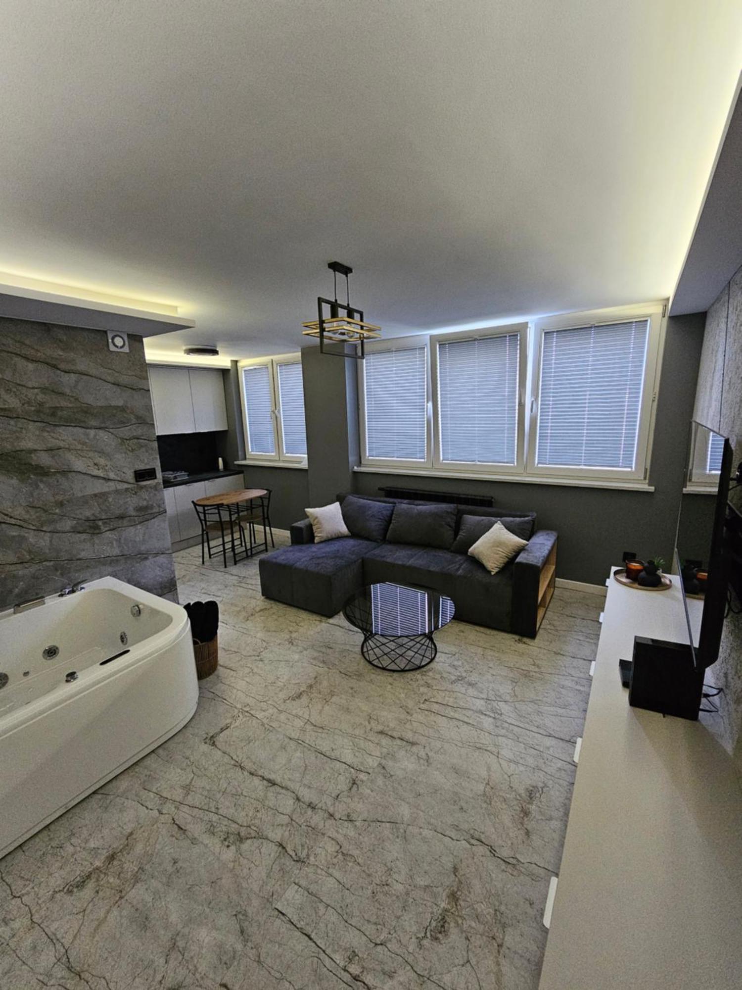 Apartament Z Jacuzzi Klimatyzacja Prywatny Parking Radom Eksteriør bilde